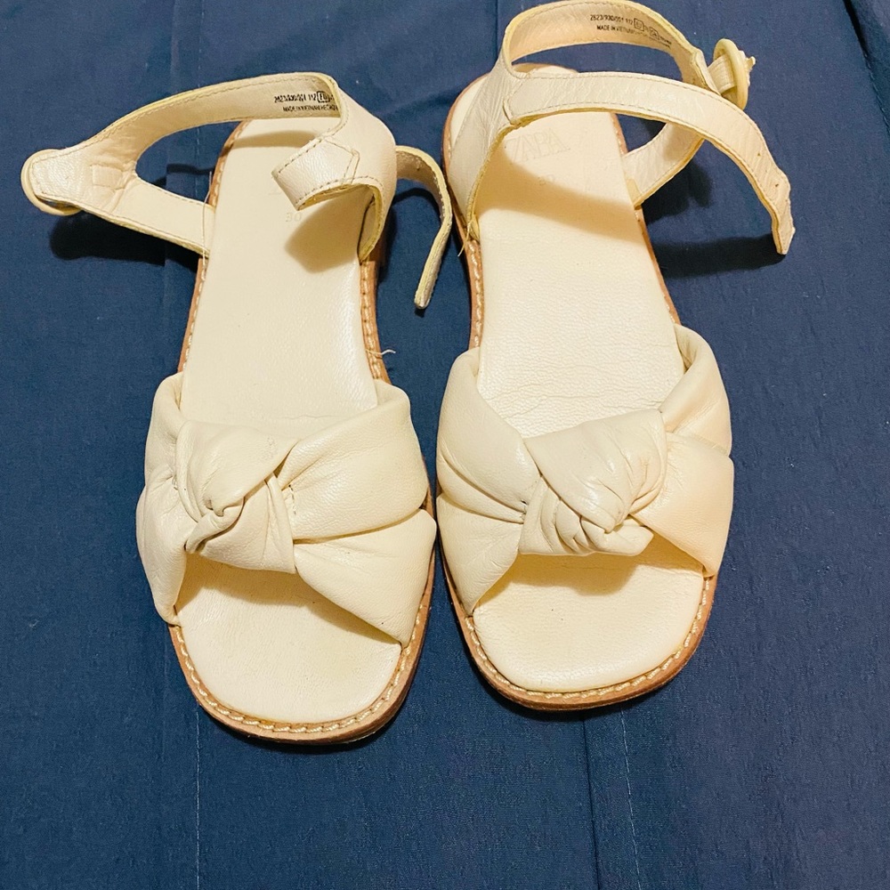 Zara sandals size 30